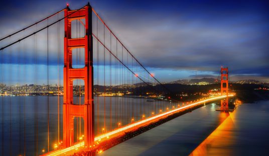 Golden Gate bridge at dusk